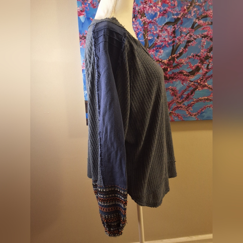 Umgee USA Blue Heathered Top - Picture 6 of 8